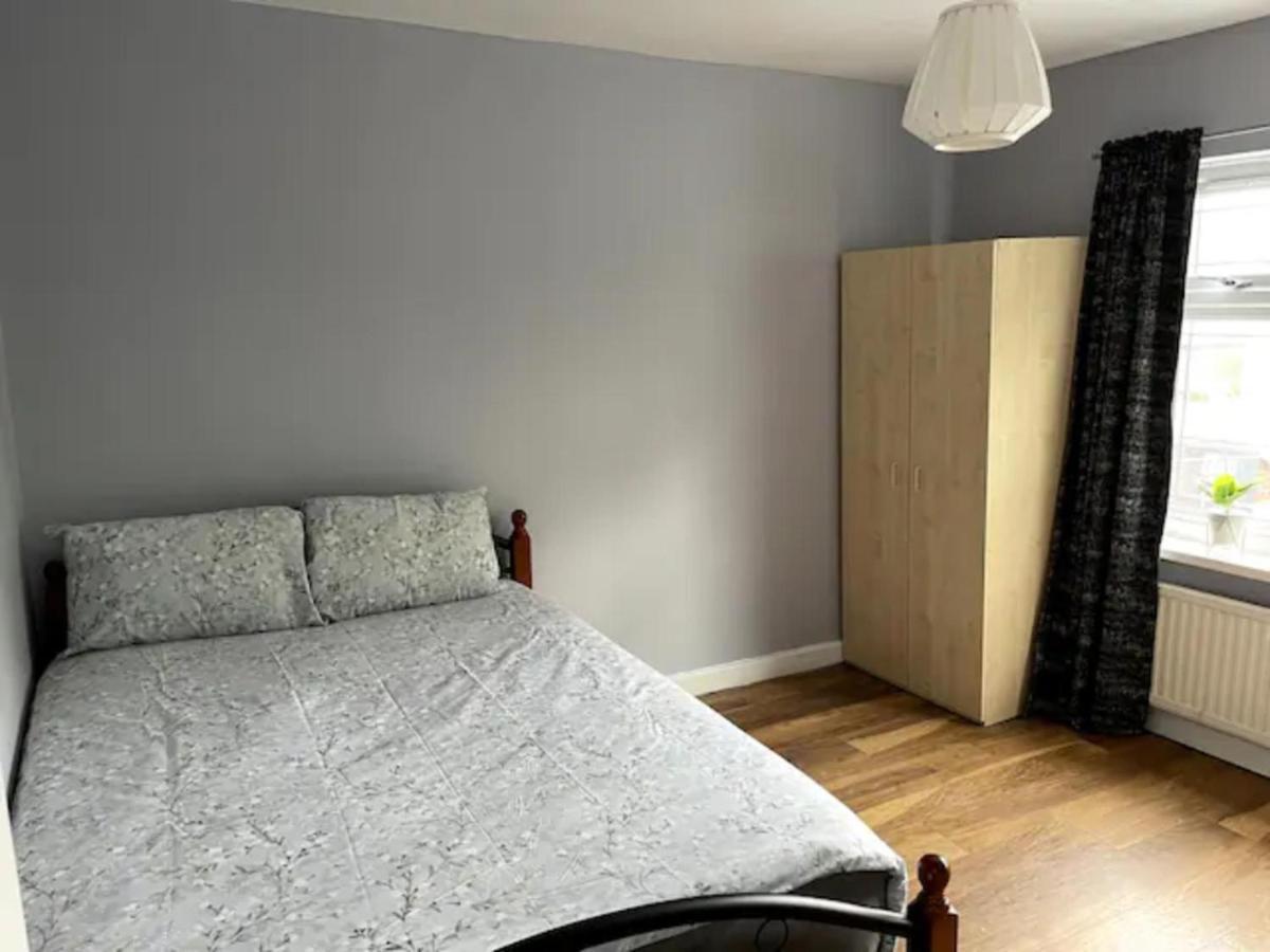 Modern 5 Bedroom Family House - 18 Mins To Station London Exterior photo